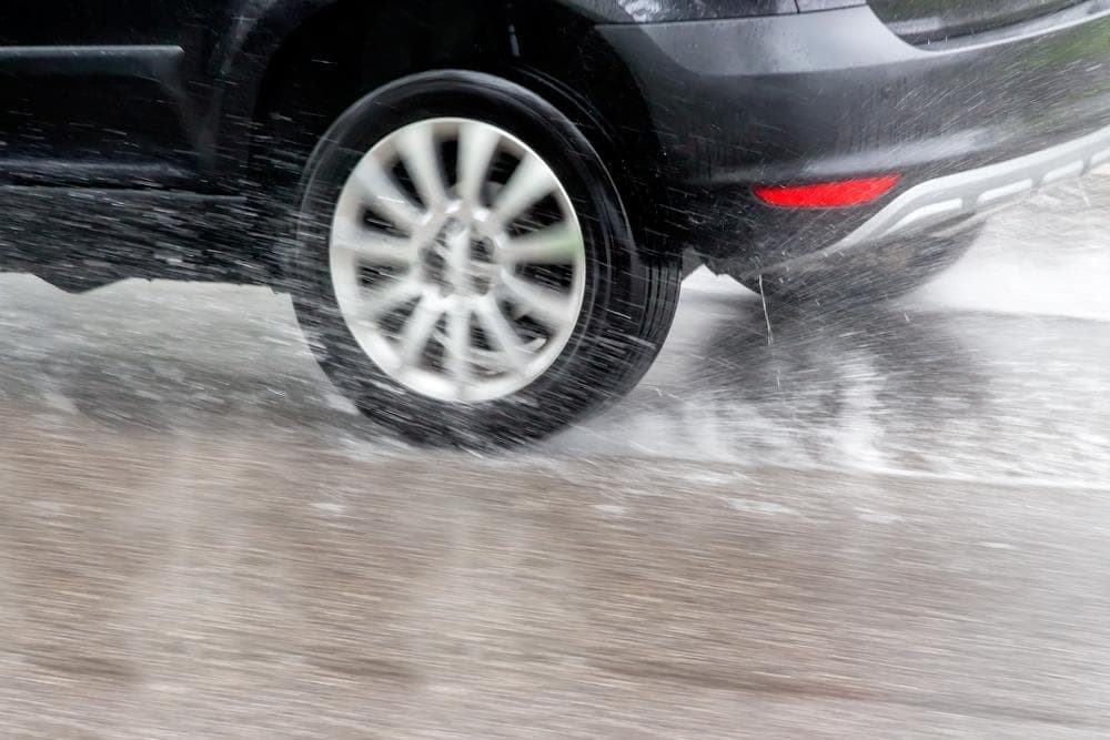 Aquaplaning: qué es y cómo evitarlo