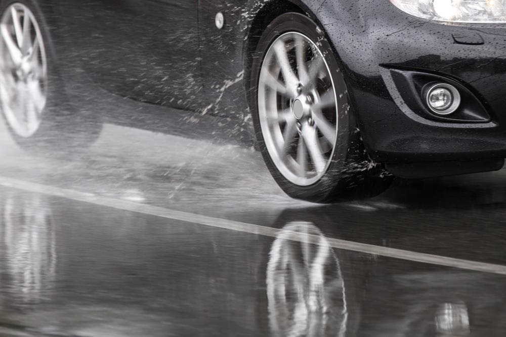 ¿Qué neumáticos debemos llevar los días de lluvia?