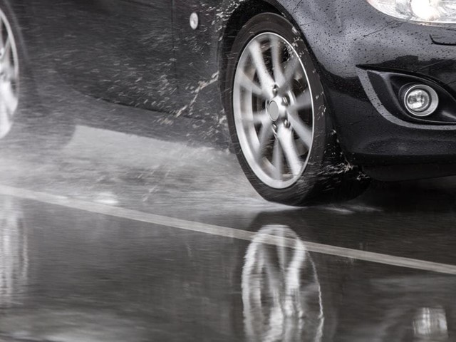 ¿Qué neumáticos debemos llevar los días de lluvia?